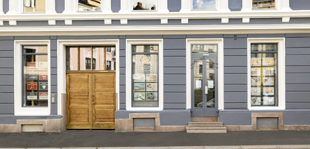 Waldemar Thranes gate 57 — Frontfasade — fasade før rehabilitering.
